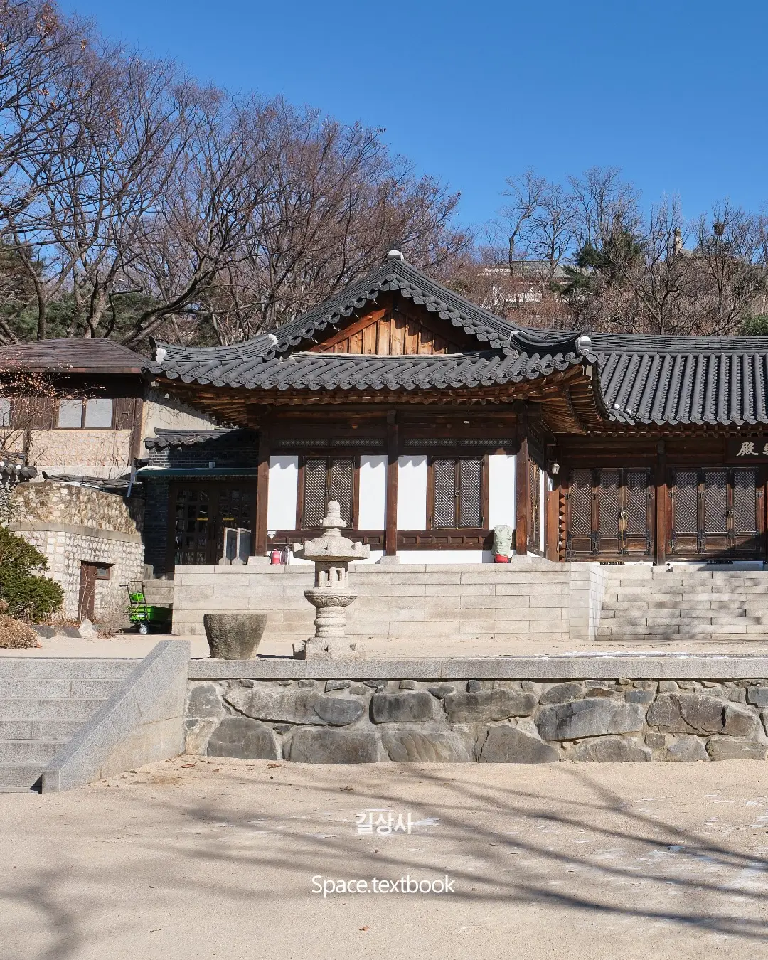산이 아닌 도시를 품다, 서울의 사찰들, 사진 5/8